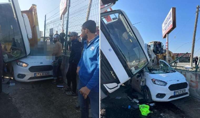 Kum yüklü kamyon üzerine devrildi: Hayatını kaybetti!