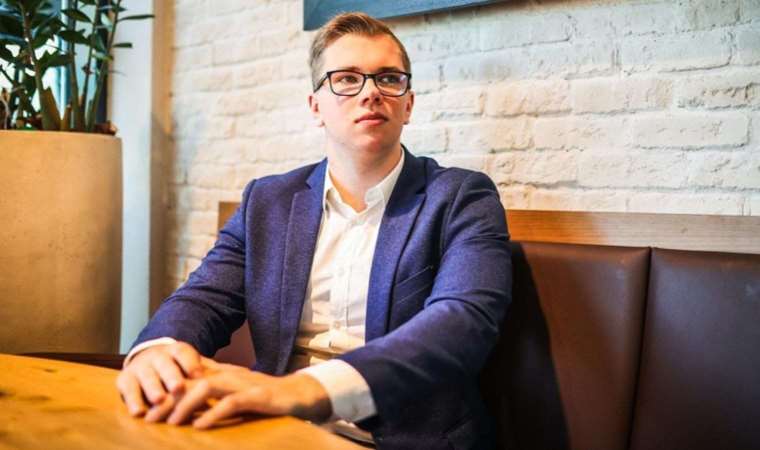 Yeni seçilen AfD vekili Nazi selamı sebebiyle tutuklandı