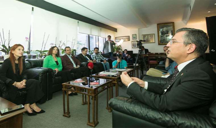 CHP Genel Başkan Adayı Manisa Milletvekili Özgür Özel, Cumhuriyet’i ziyaret etti