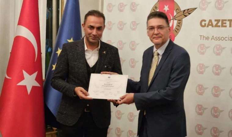 Yazarımız Murat Ağırel ödülünü tutuklu bulunan yazarımız Barış Pehlivan’a ithaf etti