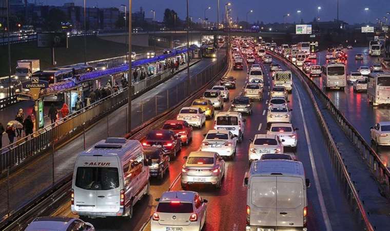 İstanbul trafiğinde 29 Ekim yoğunluğu