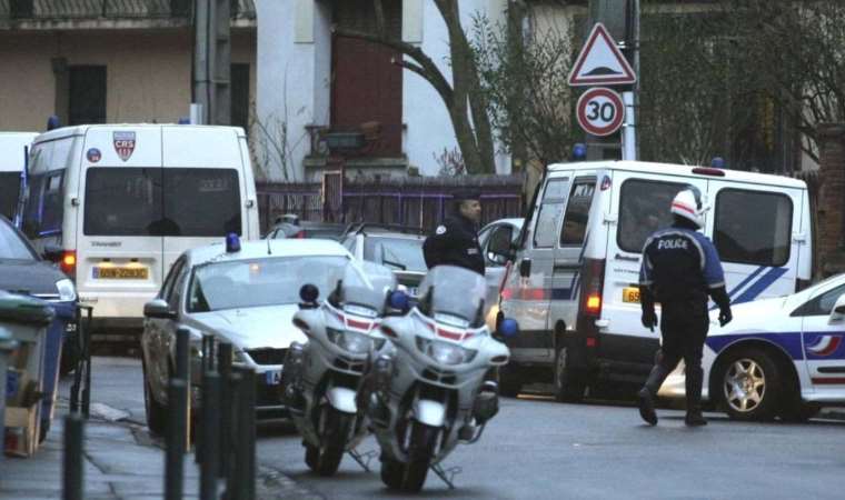 16 yaşındaki çocuk ‘asılsız bomba ihbarı’ nedeniyle gözaltına alındı