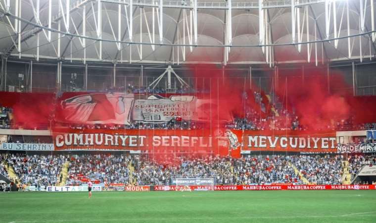 Adana Demirspor’dan Cumhuriyet’in 100.yılı için koreografi!