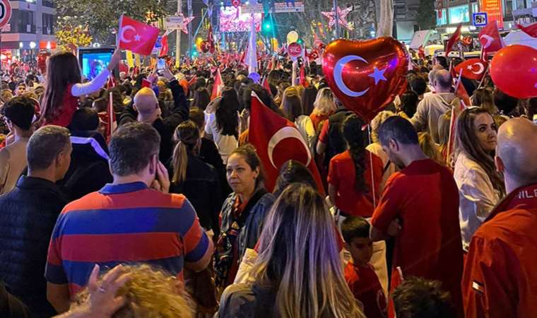 İstanbul’da Cumhuriyet Bayramı coşkusu: Her yer kırmızı-beyaz