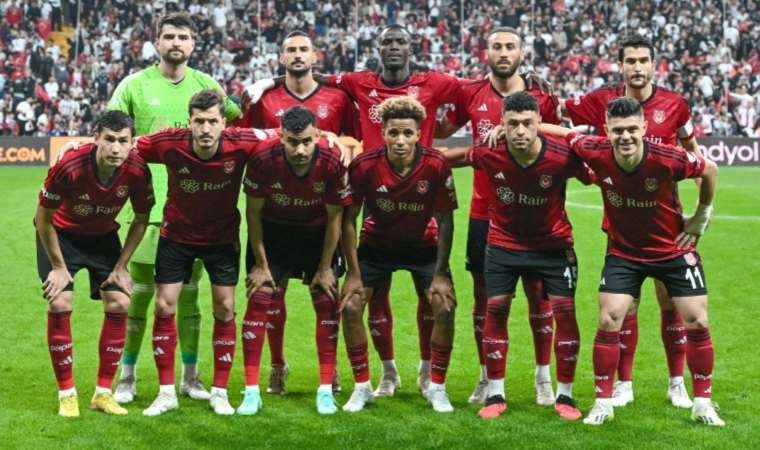 Rachid Ghezzal’dan Beşiktaş’a kötü haber: Oyuna devam edemedi!