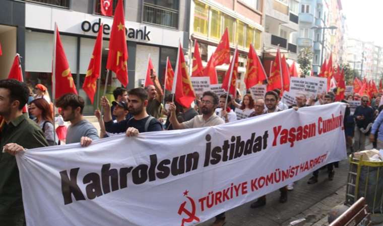 TKH’den Kadıköy’de ‘Yeni bir Cumhuriyet, Sosyalist Türkiye’ yürüyüşü