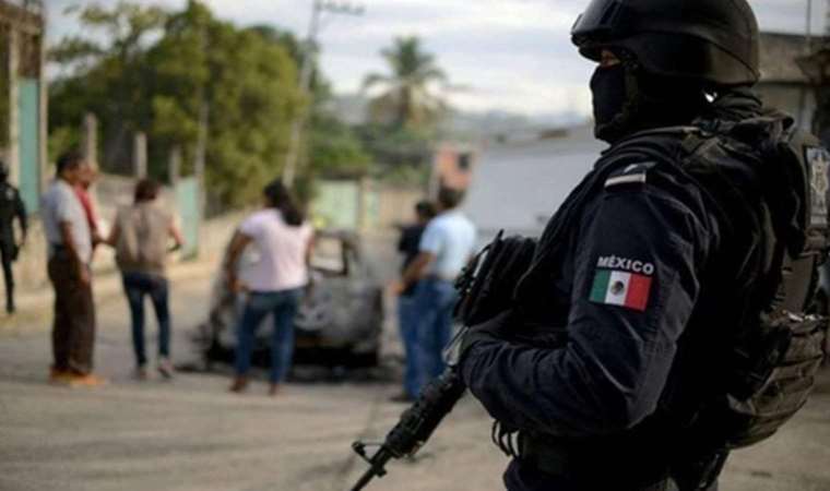 Meksika’da iki ayrı silahlı saldırı: 11’i polis, 16 kişi öldü