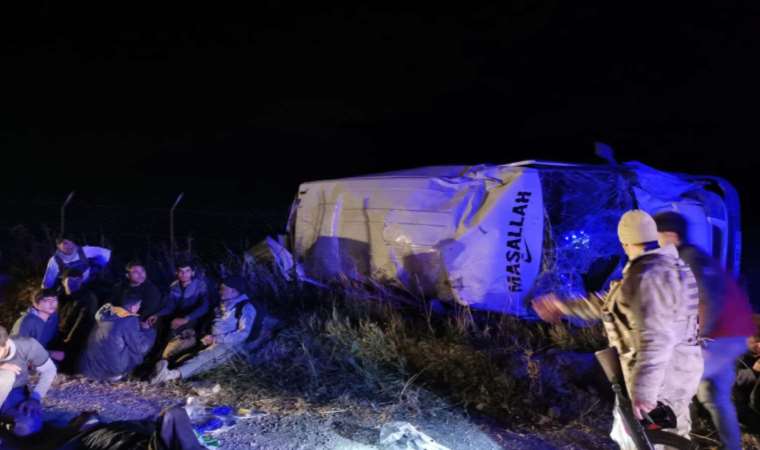 Van’da feci kaza… Minibüs şarampole devrildi: Çok sayıda yaralı!