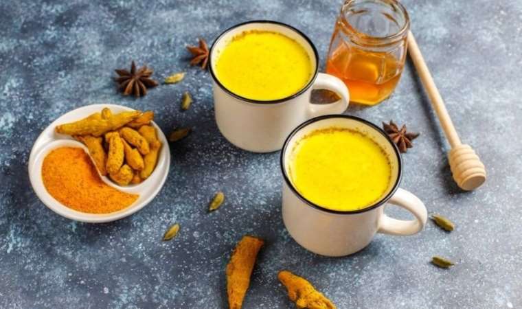 Sağlığınıza inanılmaz faydalar sunan doğal içecek: Altın sütü ile sağlıklı bir yaşam…