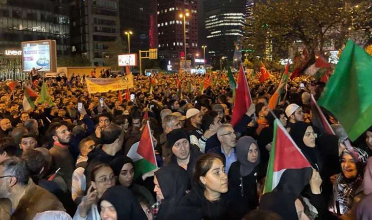 İsrail’in Gazze’deki hastaneye saldırısı İstanbul’u ayağa kaldırdı: ‘Katil İsrail Filistin’den defol’