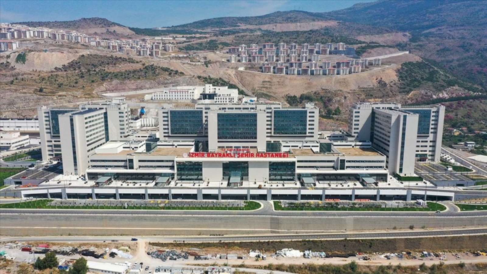 İzmir Tabip Odası’ndan ‘Şehir Hastanesi raporu: Sorunlar artacak!