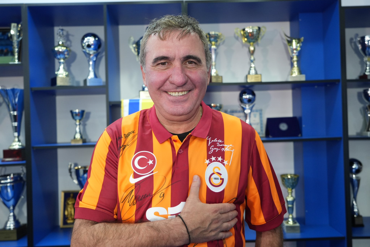 Galatasaray'ın efsanesi Gheorghe Hagi'den 100. yıl paylaşımı!