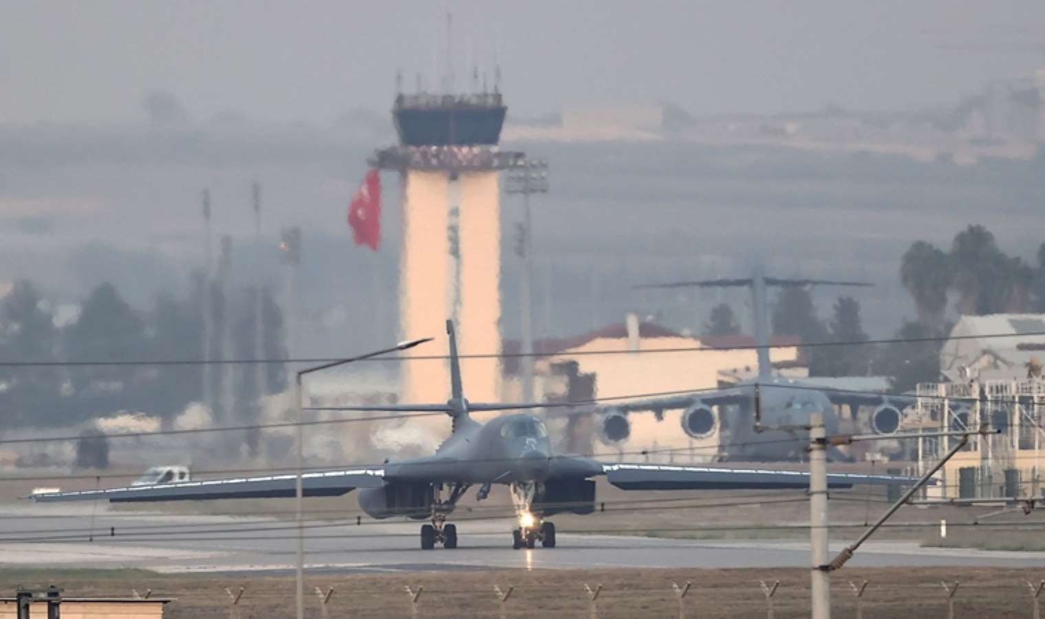 ABD Hava Kuvvetleri'ne ait B-1B Lancers bombardıman uçakları İncirlik Hava Üssü'ne geldi