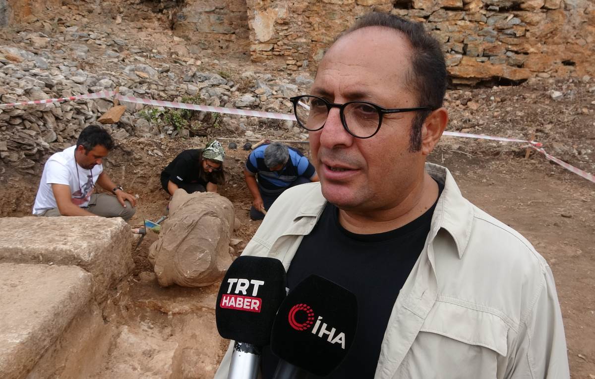 Anemurium Antik Kenti'nde ilk defa kadın heykeli bulundu