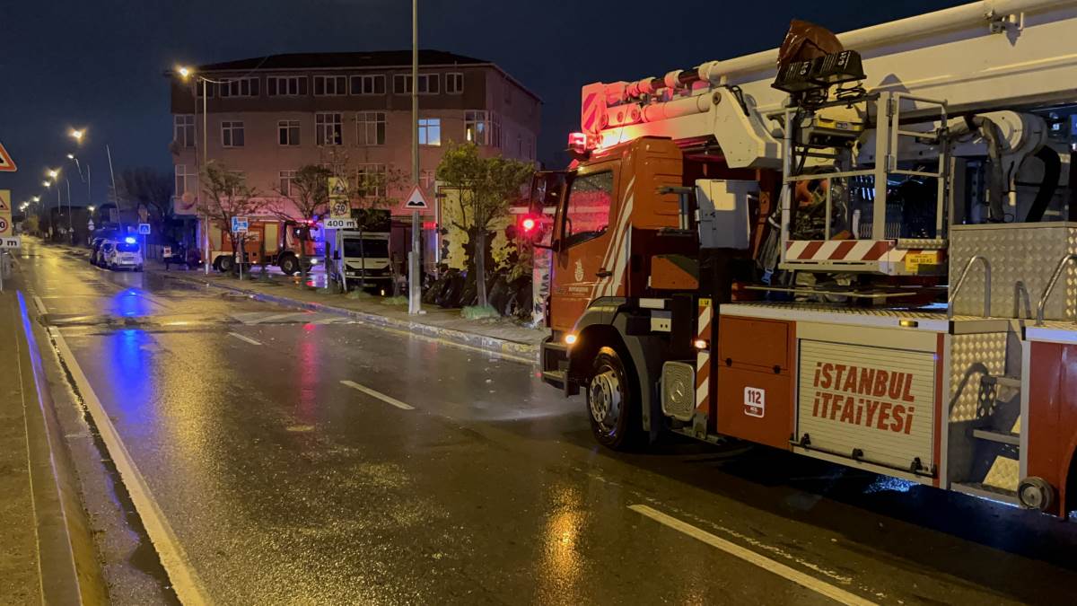 Son Dakika: Tuzla'da palet deposunda yangın