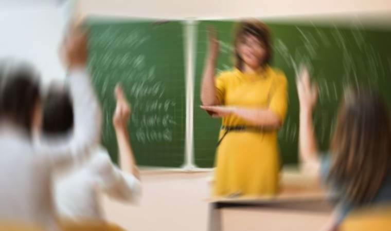 Atanamayan İngilizce öğretmeni Koşaner yaşadıklarını anlattı: Psikolojik ve maddi açıdan yoruluyoruz