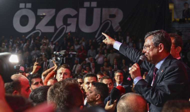 CHP’de 13 yıllık Kemal Kılıçdaroğlu dönemi bitti, Özgür Özel 8. genel başkan oldu