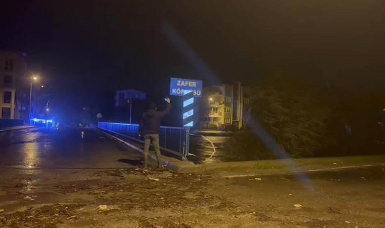 Edremit’te Kızılkeçeli ve İkizçay dereleri taştı