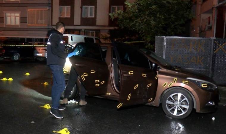 Otomobildekilere kurşun yağdırdılar!
