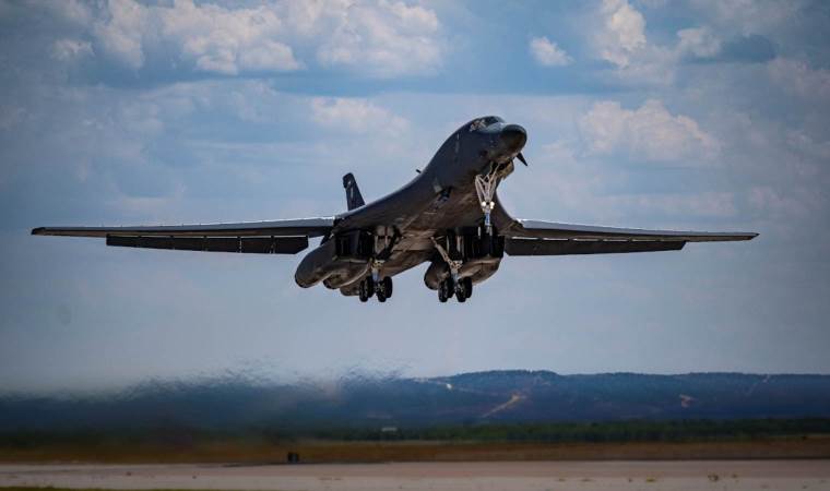 ABD’den Suriye’ye hava saldırısı: İranlı milisler hedef alındı