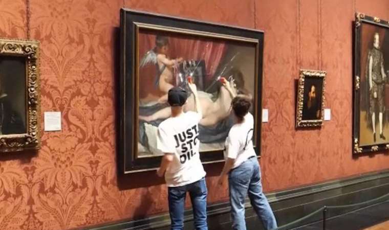 Dünyaca ünlü tabloya çekiçli saldırı