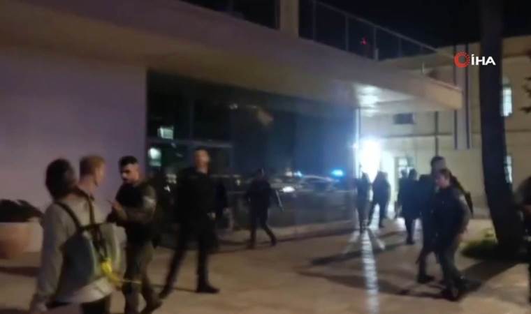 Kudüs’teki ateşkes protestosuna polisten coplu müdahale