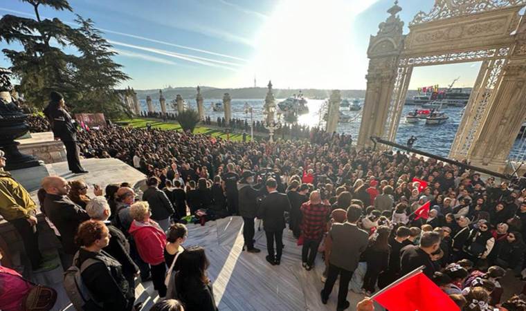 Gözyaşları sel oldu: Dolmabahçe Sarayı’nda 09.05