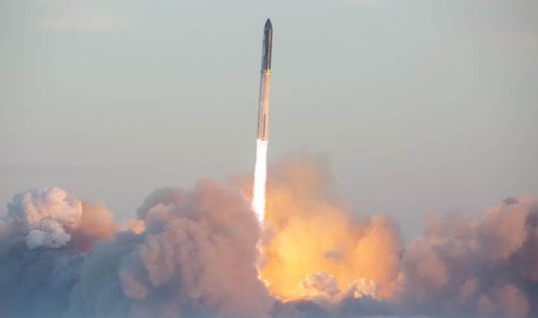 Elon Musk’ın Starship’i havada patladı