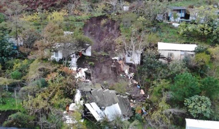 Bursa’da sel ve heyelan evi yuttu… Denizin rengi değişti
