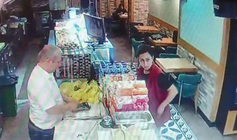 Saniye saniye kaydedildi… Hesabı ödeyip, yan masadaki çantayı çaldı!