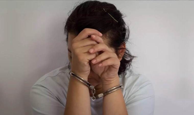 Ülke bu olayla çalkalanıyor… 12 yaşındaki öğrencisinden çocuk doğuran öğretmenin savunması pes dedirtti!