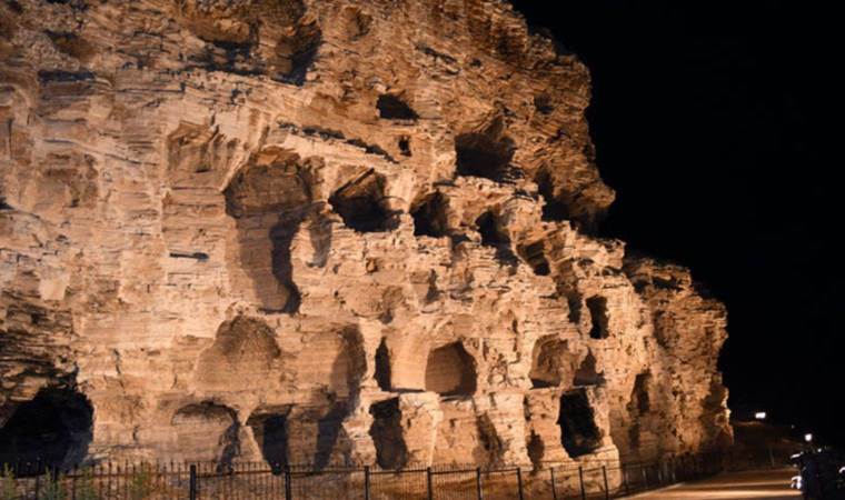 Sivas’ın mağara apartmanları ziyaretçilerini ağırlıyor