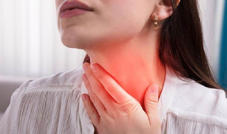 Boğaz ağrısına iyi geliyor: Faydası 1 tatlı kaşığında saklı…