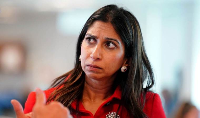 İngiltere’de İçişleri Bakanı görevden alındı: Başbakan’ı suçladı