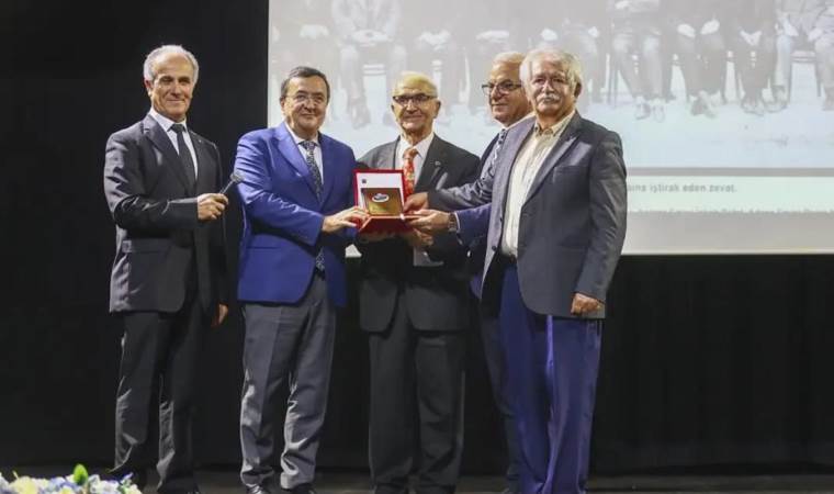 Mustafa Gazalcı’ya ‘Onur ödülü’