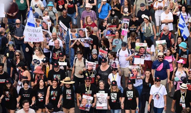 Tel Aviv’den Kudüs’e rehine yürüyüşü