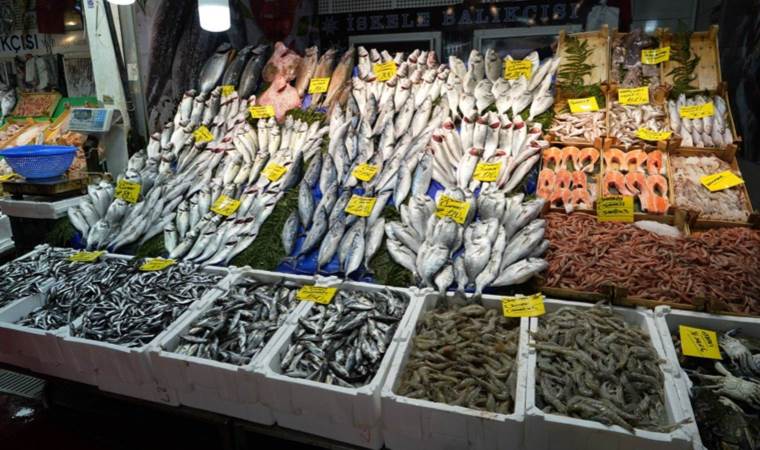 Tezgahlarda bolluk yaşanıyor! Balık fiyatları geriledi