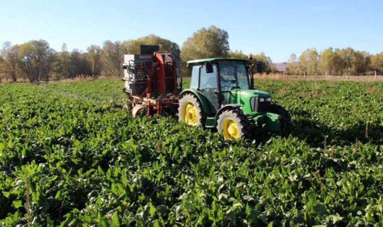 Sivas’ta rekora yağış engeli! Çiftçi tarlaya giremedi..