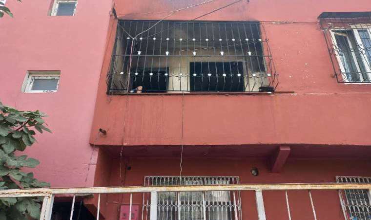 Erkek vahşeti… Boşandığı kadının üzerine kapıyı kilitleyip, ateşe verdi!