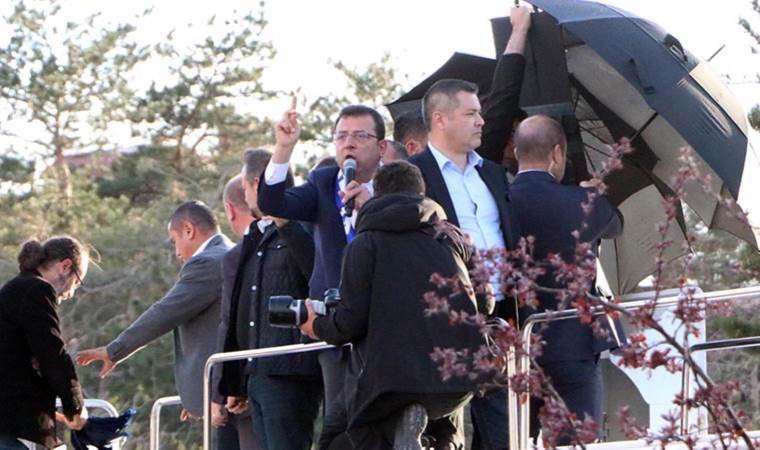 İmamoğlu’na taşlı saldırı davası… Sanığın savunması pes dedirtti: ‘Cebimdeki erikleri attım’