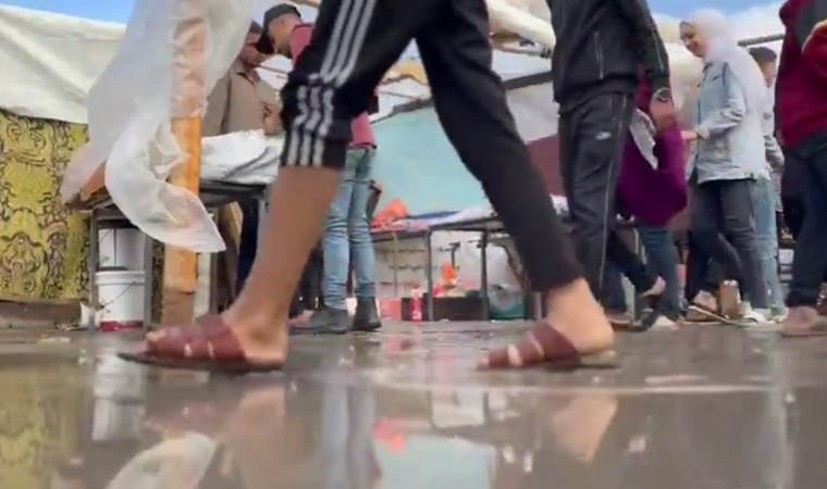 Gazze’yi bir de fırtına ve yağış vurdu: ‘Barınaklar yaşanılamaz durumda’