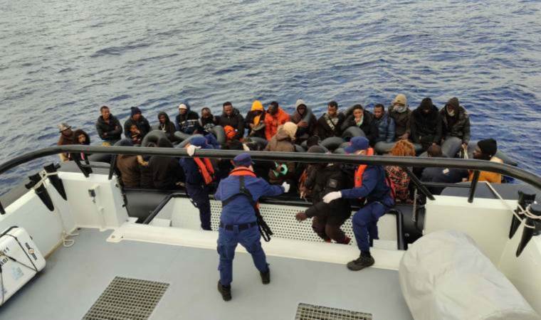 Yunanistan’ın geri ittiği 45 kaçak göçmen kurtarıldı!