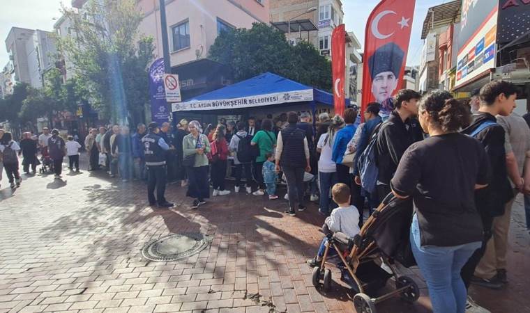 Aydın’da Atatürk’ün hayrına pilav dağıtıldı