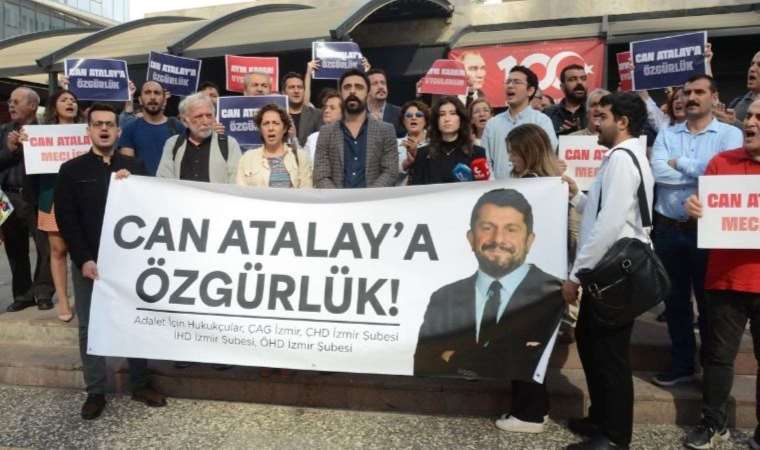 Avukatlar Can Atalay için İzmir Adliyesi’nde toplandı