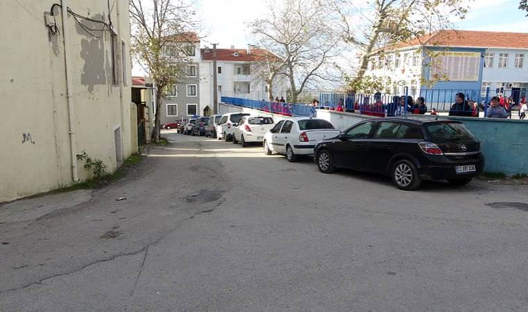 Edirne’de dehşet: Okul önünde bacağından vuruldu