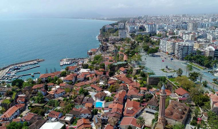 Kaş’ta nereye gidilir? Kaş’ın en güzel plajları, yemekleri ve gezilecek yerleri…