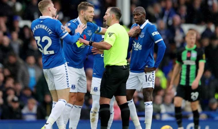 Premier Lig’den Evertona şok ceza!