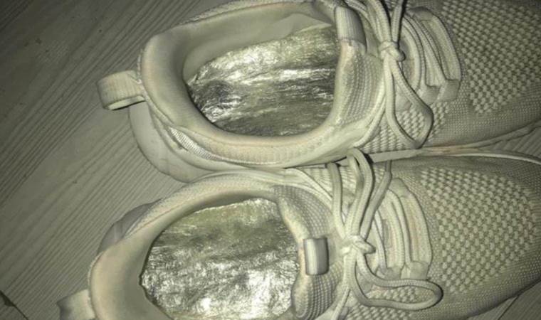 Ayakkabı tabanına gizlediği ‘uyuşturucuyla’ yakalandı