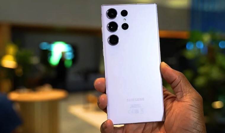 Samsung Android 14 güncellemesi alacak yeni telefonunu açıkladı