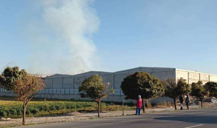 Kahramanmaraş’ta korkutan fabrika yangını: Ekipler müdahale ediyor!